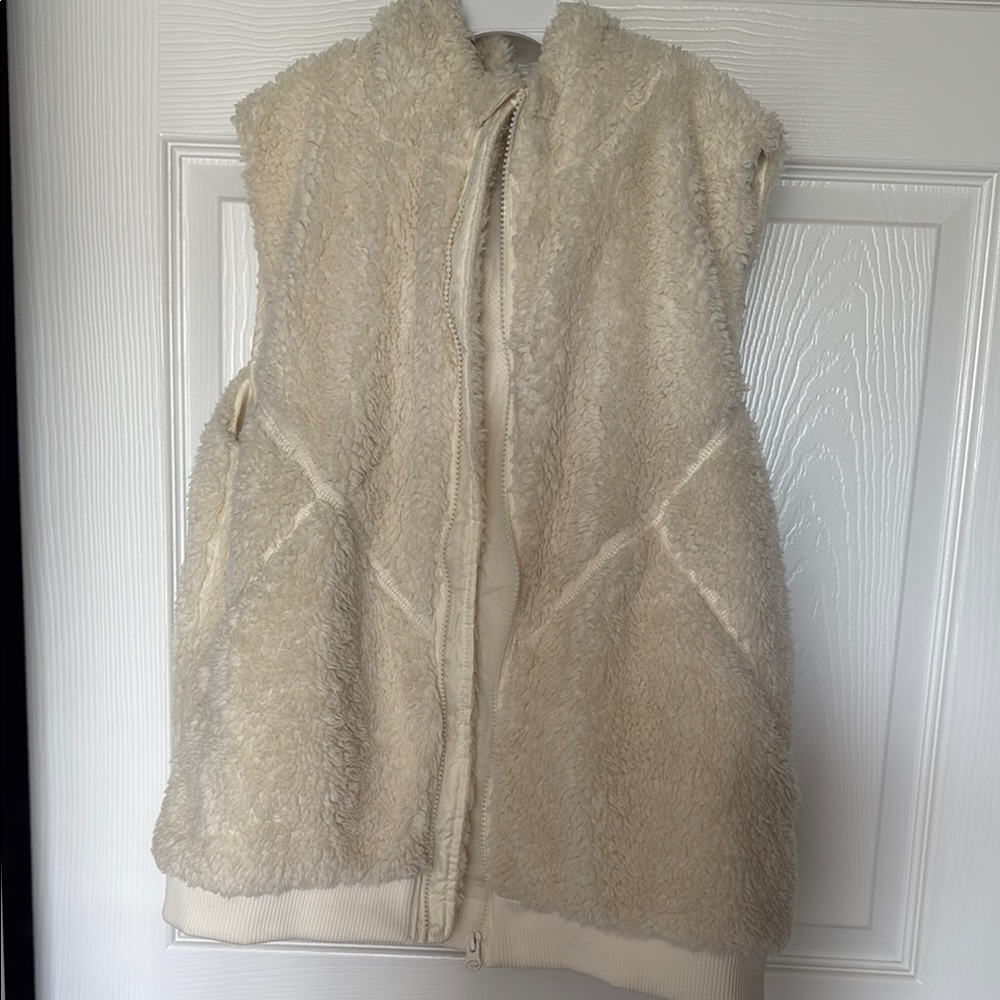 ZYIA Cream hooded Teddy vest Cozy Sherpa Style